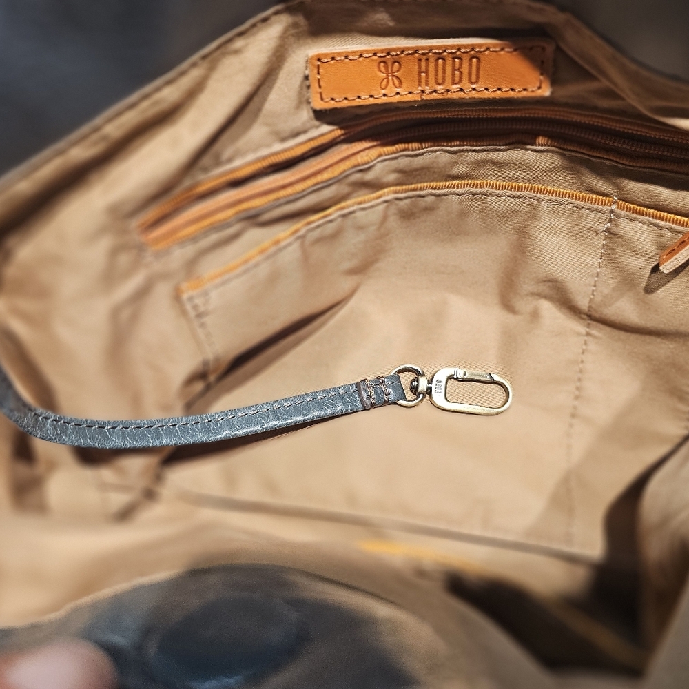 HOBO Render Shoulder Bag Deep MOSS LEATHER - Picture 7 of 11